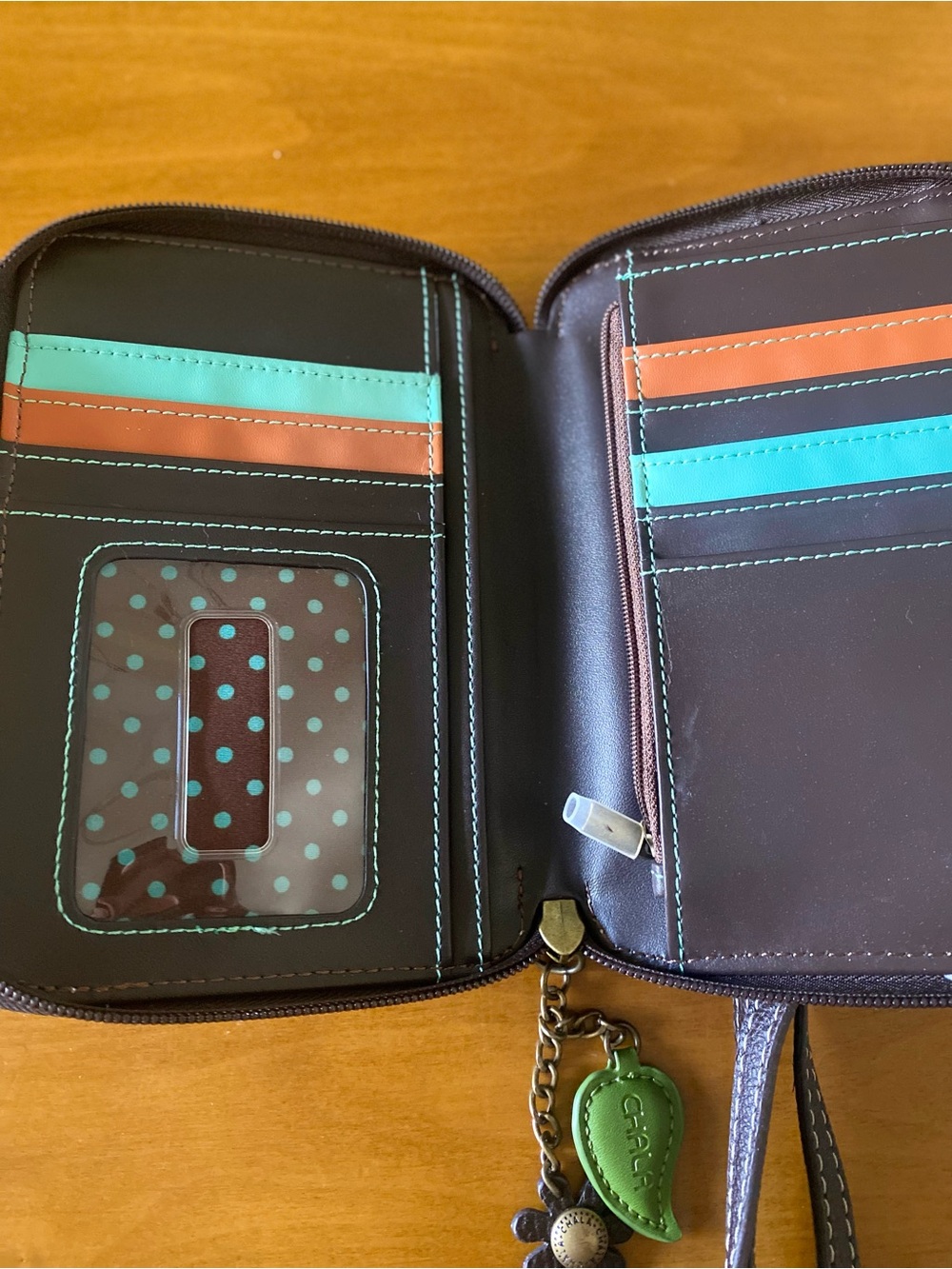 Chala green Leaf Charm Crossbody Wallet - Picture 6 of 7